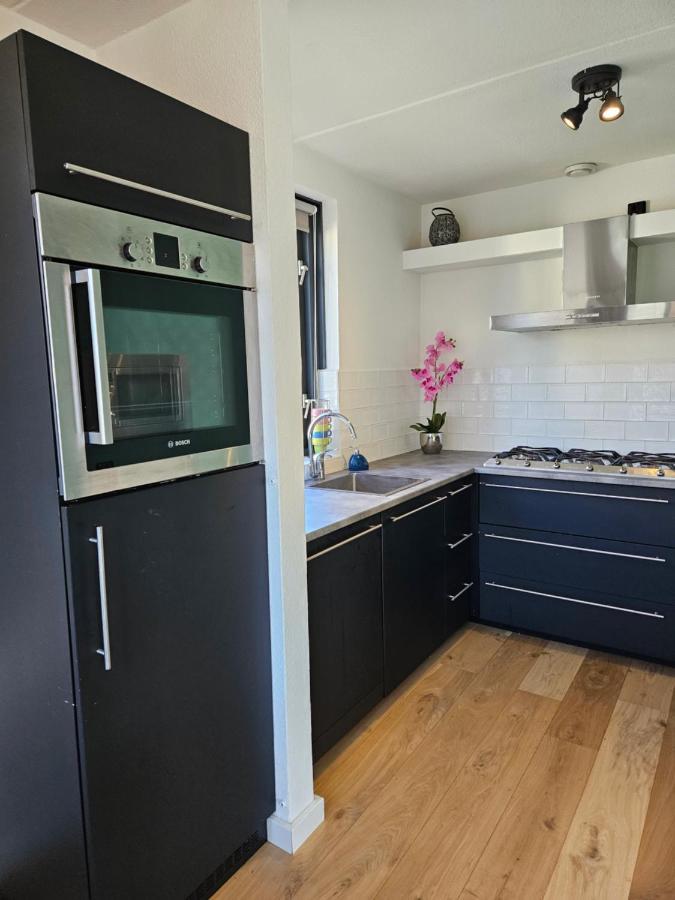 7 Person House With Garden, Firepit, Swimming Lake, Hammock, Child Friendly, In- And Outside Playground, Slide, And Great Coffee Ewijk Buitenkant foto