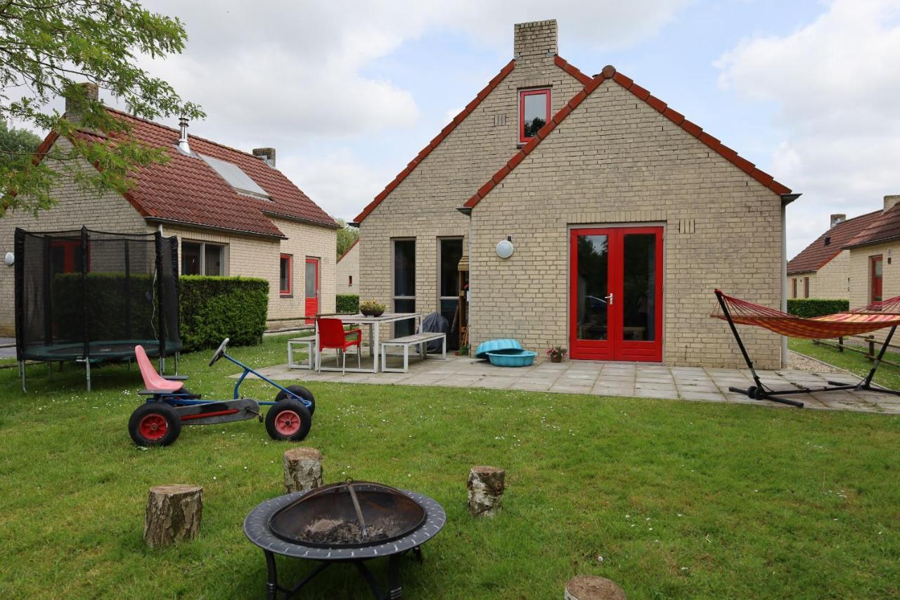 7 Person House With Garden, Firepit, Swimming Lake, Hammock, Child Friendly, In- And Outside Playground, Slide, And Great Coffee Ewijk Buitenkant foto