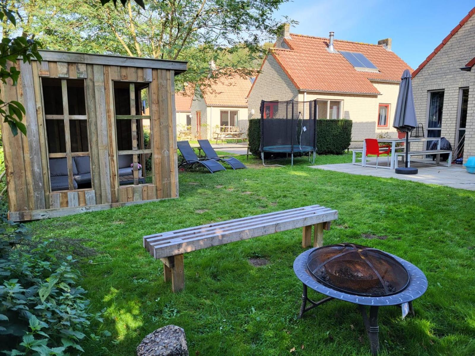 7 Person House With Garden, Firepit, Swimming Lake, Hammock, Child Friendly, In- And Outside Playground, Slide, And Great Coffee Ewijk Buitenkant foto