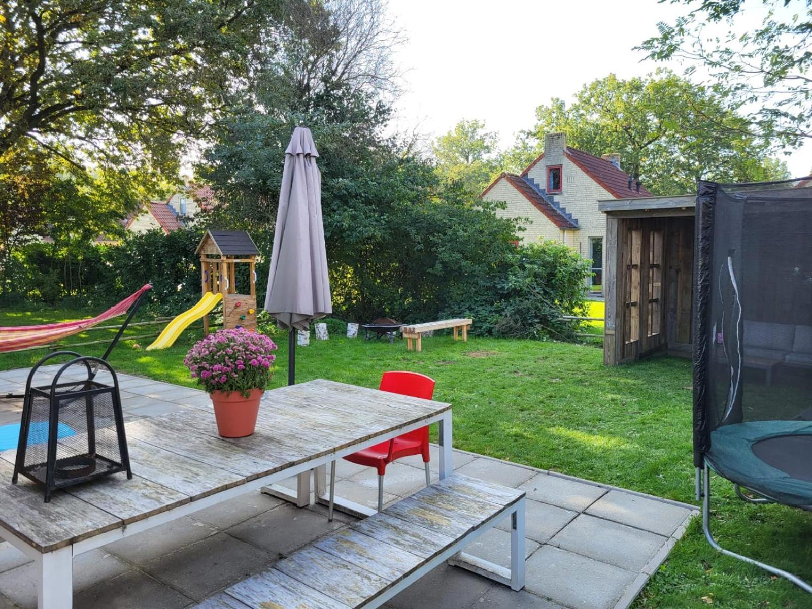 7 Person House With Garden, Firepit, Swimming Lake, Hammock, Child Friendly, In- And Outside Playground, Slide, And Great Coffee Ewijk Buitenkant foto